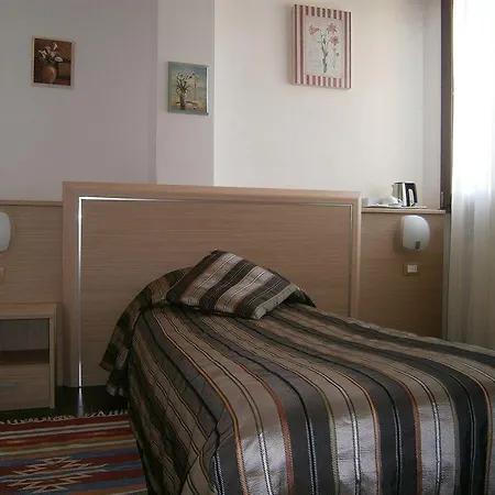 Arianna Hill House Couette-café