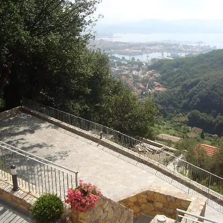 Arianna Hill House Couette-café La Spezia