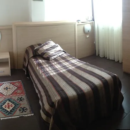 Arianna Hill House Bed & Breakfast