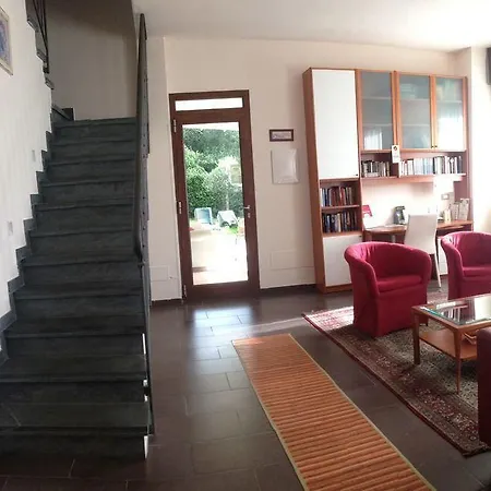 Arianna Hill House Couette-café