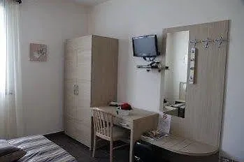 Arianna Hill House Couette-café