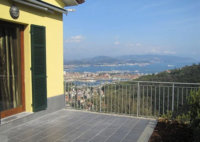 Arianna Hill House Bed and Breakfast