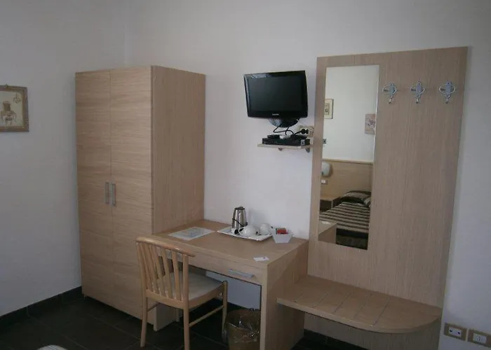 Arianna Hill House Bed and Breakfast