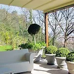 Arianna Hill House Bed & Breakfast 3*