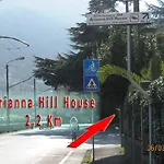 Arianna Hill House Oda ve Kahvaltı 3*