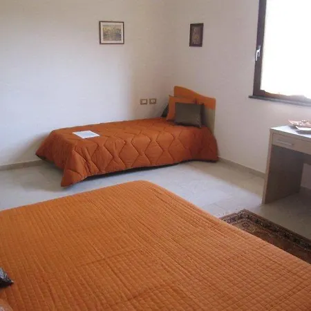 Arianna Hill House Bed & Breakfast