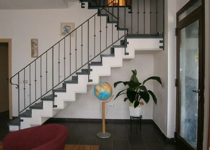 Arianna Hill House