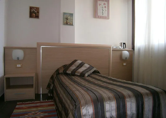 Arianna Hill House Bed & Breakfast