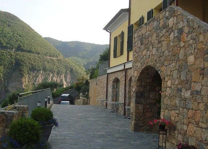 Arianna Hill House Bed & Breakfast 3*