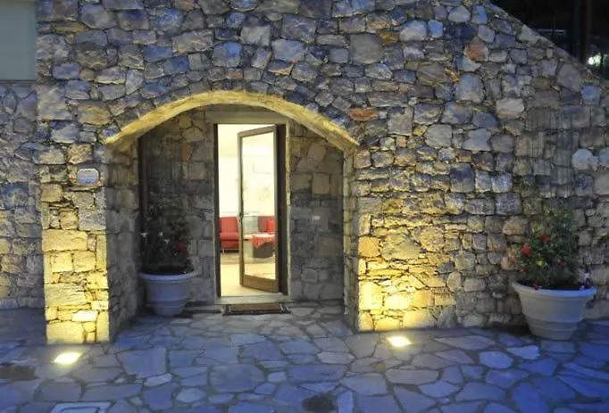 Arianna Hill House 3* La Spezia
